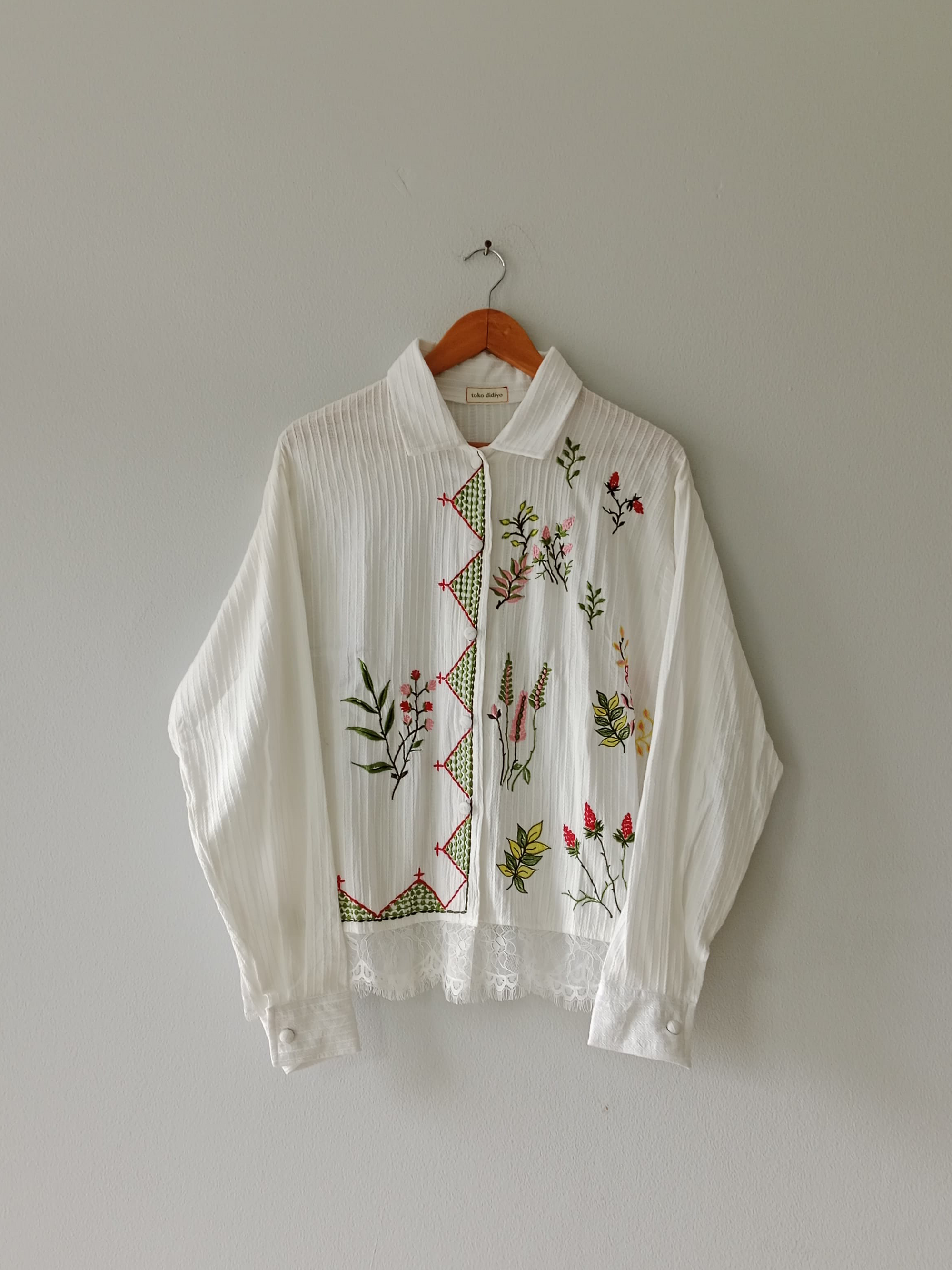Ashley Embroidery Longsleeve Shirt