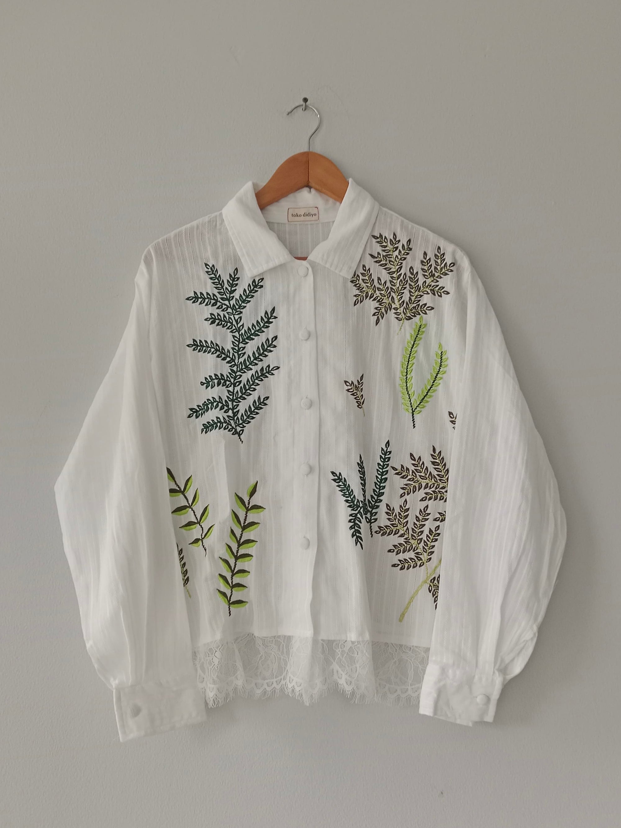 Lilo Embroidery Longsleeve Shirt