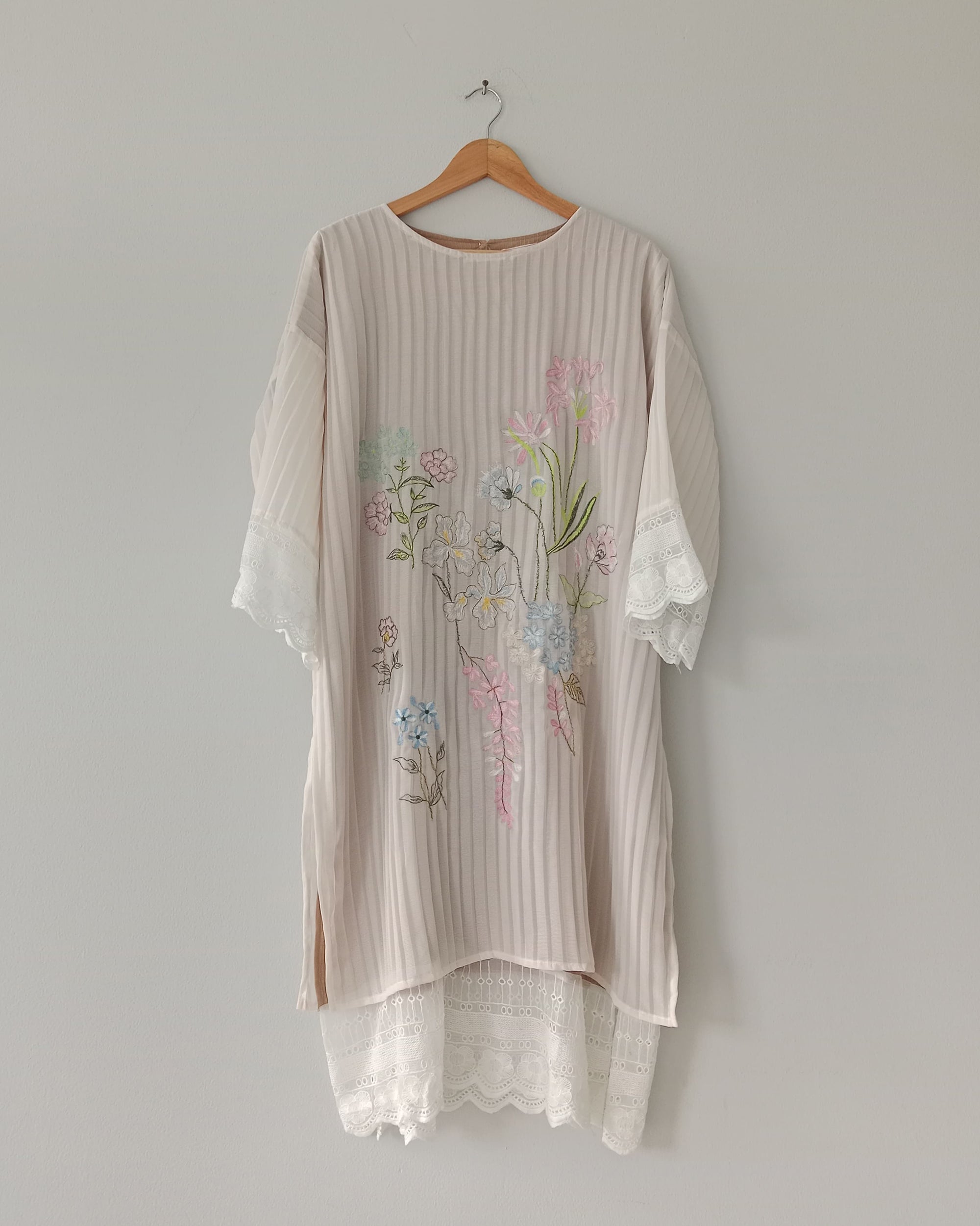 Qamilaa Embroidery Kaftan