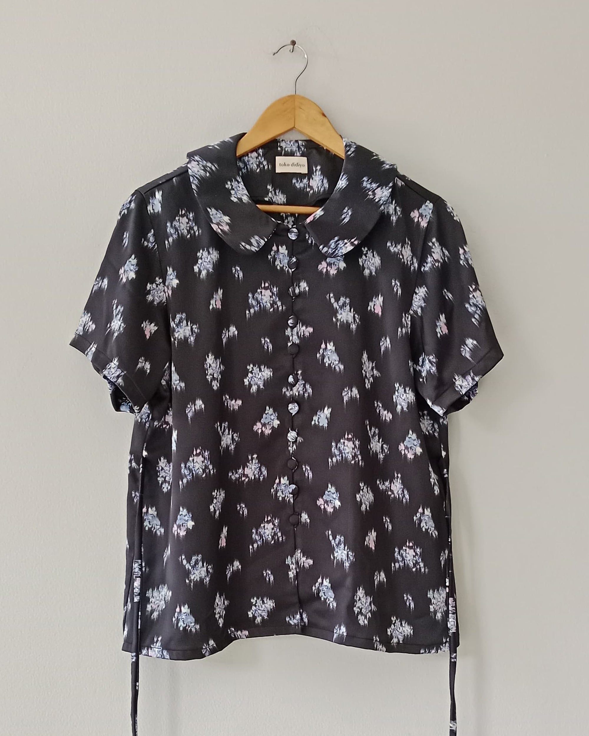Daphne Blouse Black