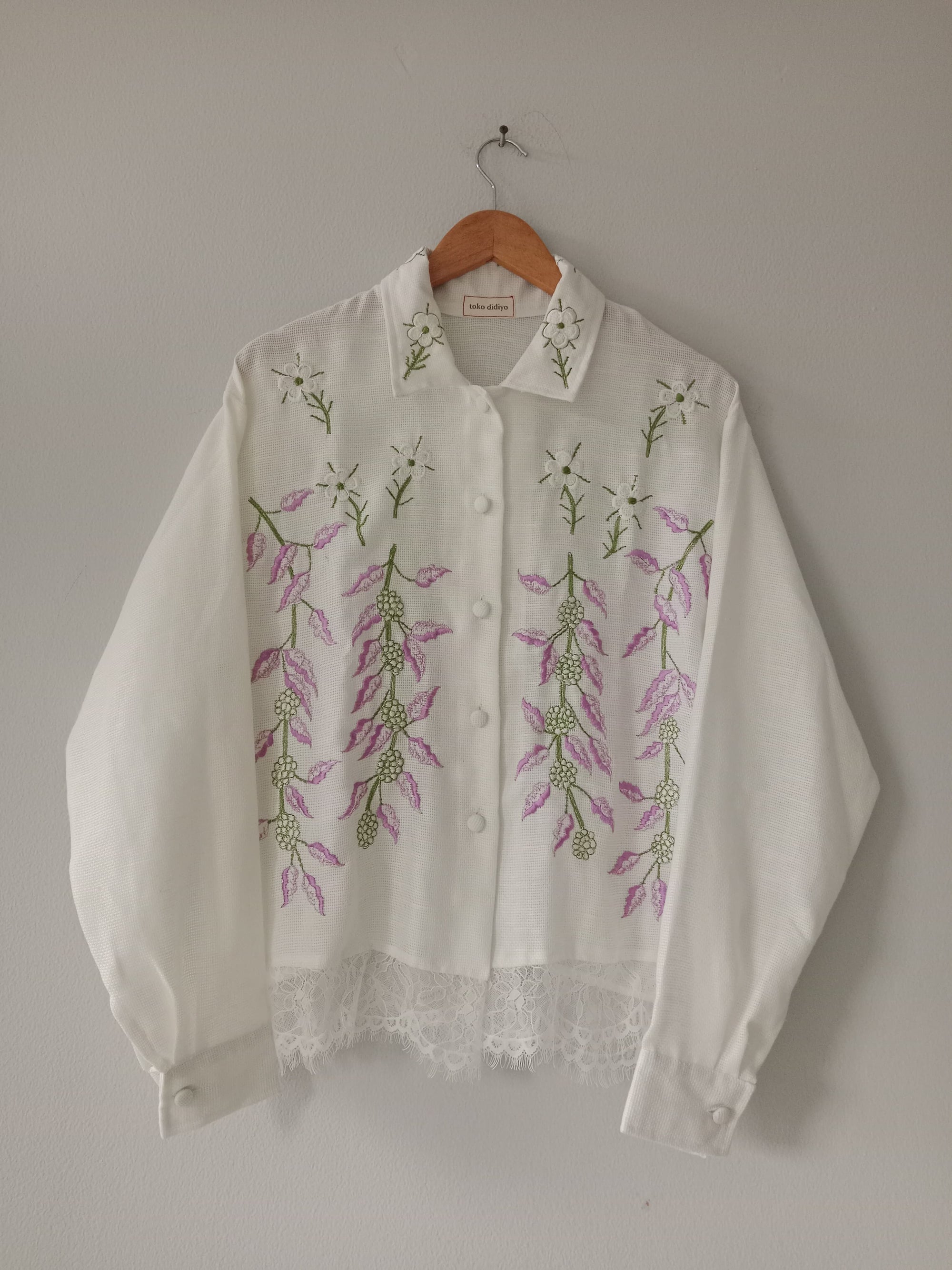 Tianna Embroidery Longsleeve Shirt