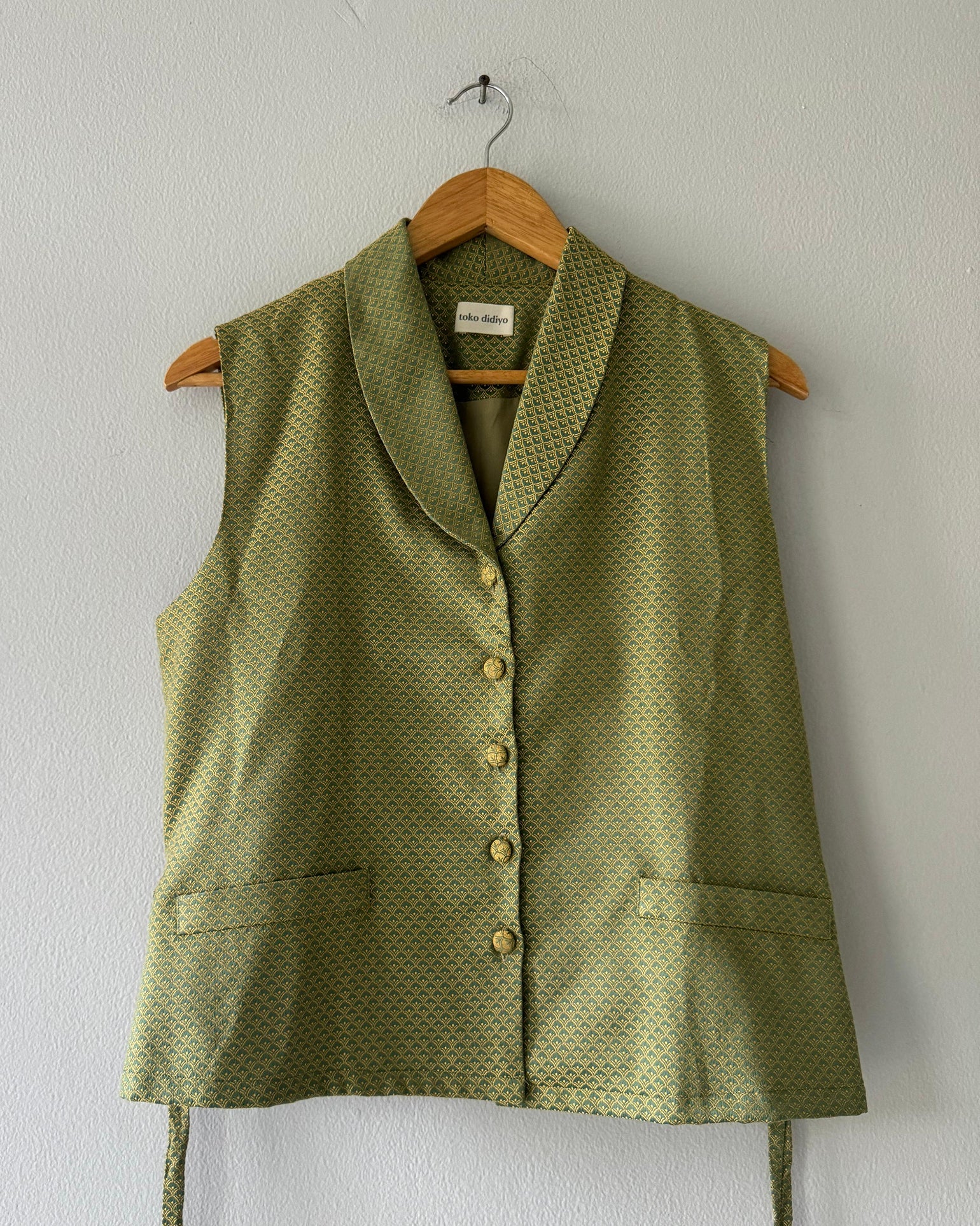 Corry Sleeveless Blouse