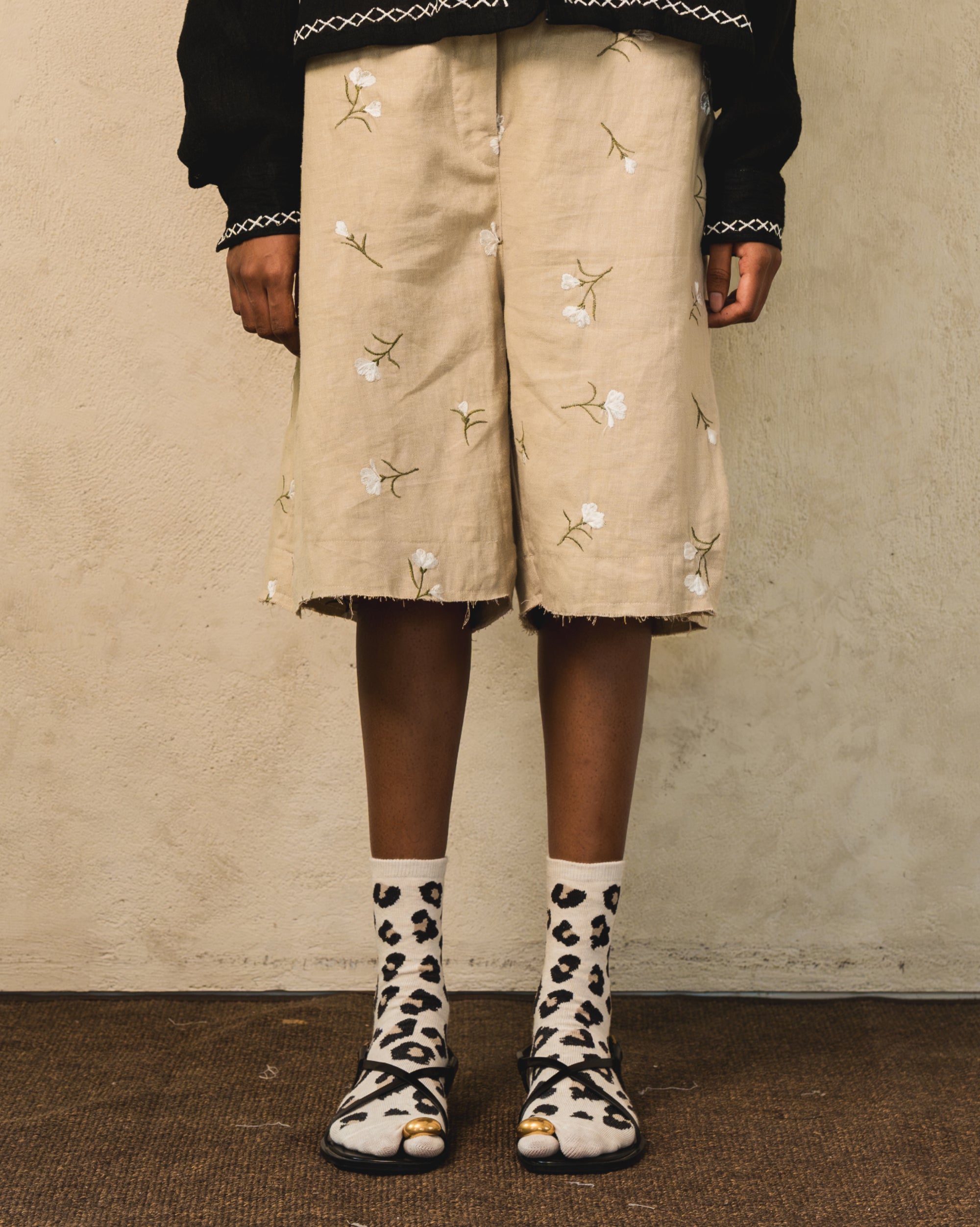 Image of Dariya Embroidery Shorts Creme, a bermuda shorts made from linen.