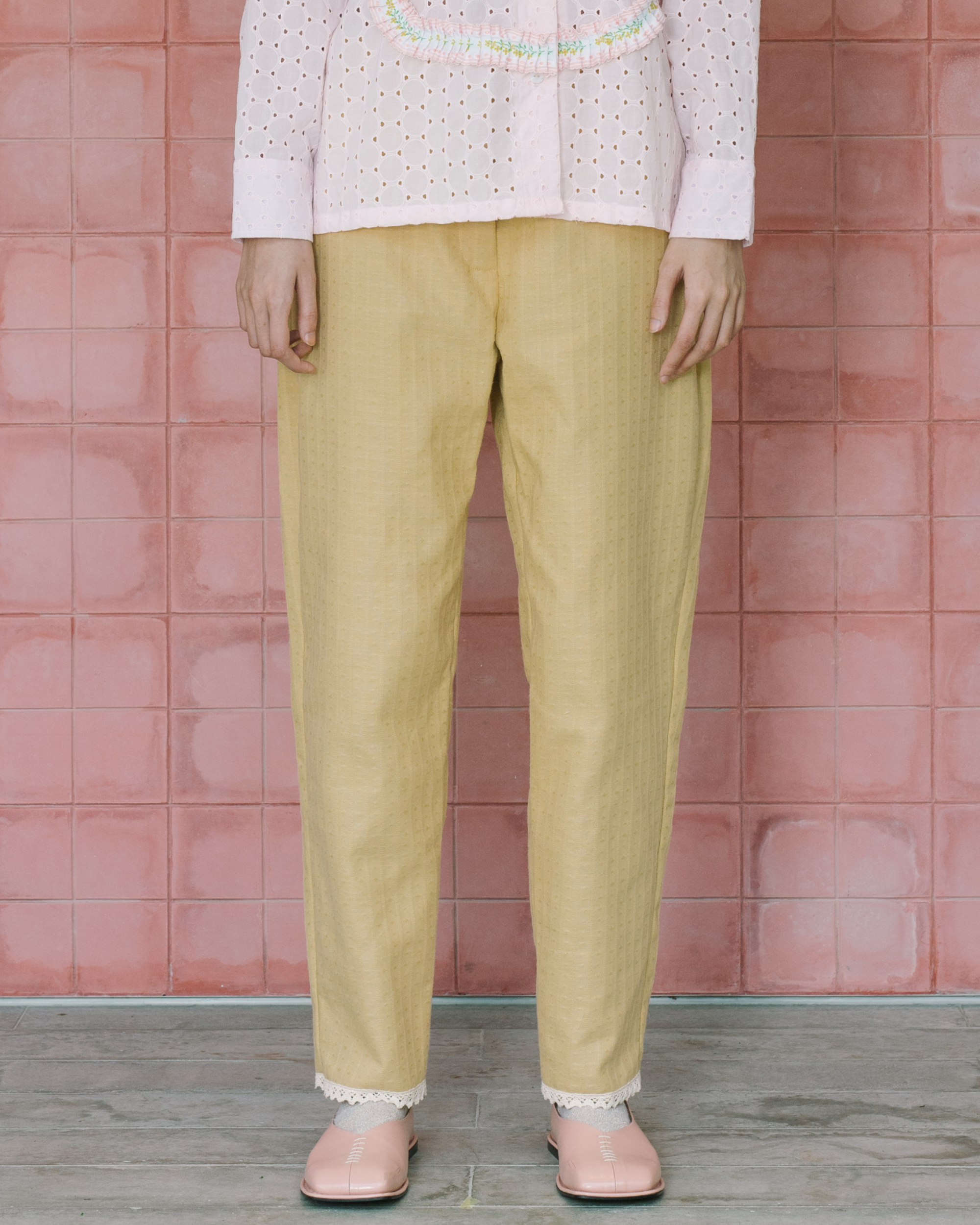 Image of Gertie Pants, a cozy pants made from linen with a distinct fabric for the pockets.