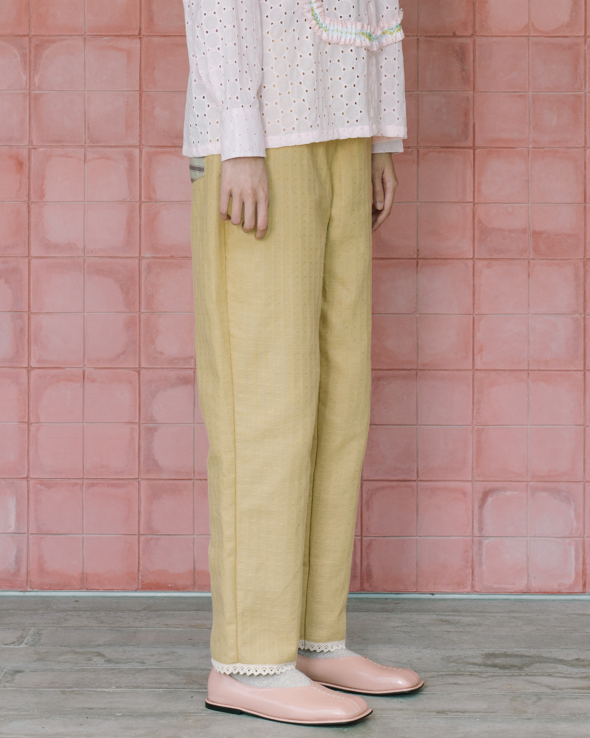 Image of Gertie Pants, a cozy pants made from linen with a distinct fabric for the pockets.