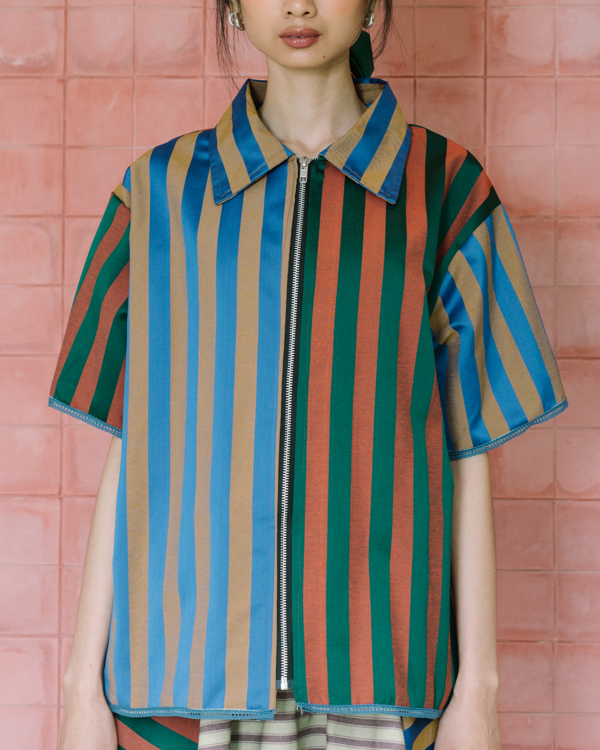 Image of Rolf Zipper Shirt, a timeless basic zipper shirt made from jacquard cotton in unique color combination